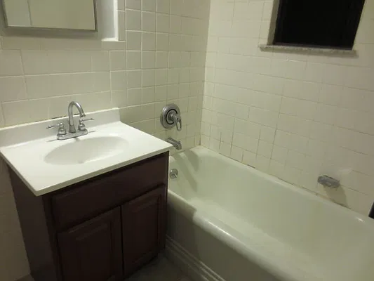 Rented by Robyn Lee, LREB | media 6