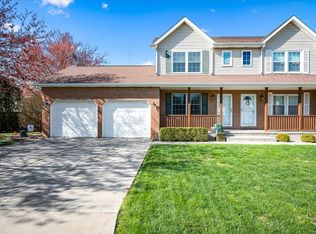 1326 Beacon Hill Ct, Normal, IL 61761