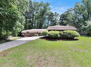 2056 Tudor Castle Cir, Decatur, GA 30035