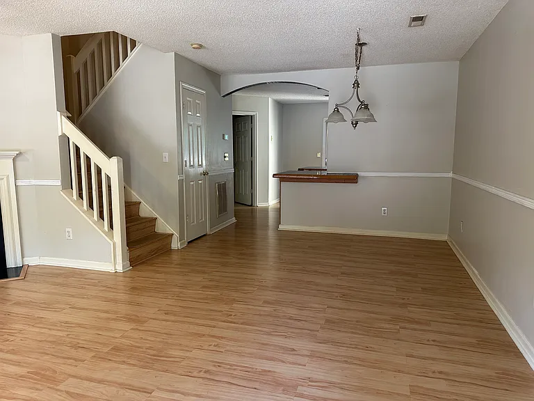 9307 Four Mile Creek Rd — Photo 4