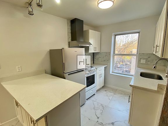 3rd image of 4 Wyckoff St #3