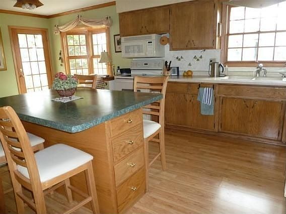 4th image of 1201 Dorchester Dr