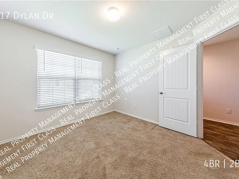 117 Dylan Dr — Photo 13