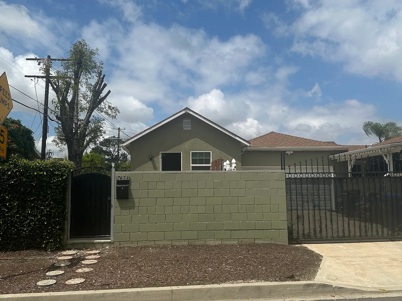 7653 N Claybeck Ave — Photo 3