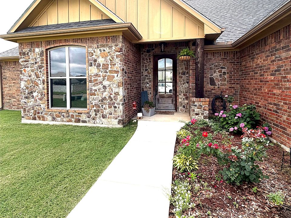 1st image of 330 Koby Cir