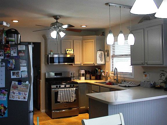2nd image of 3 Teal Ln