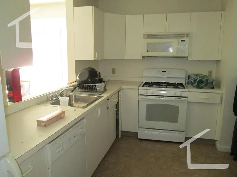 5 Etna St #3 — Photo 2