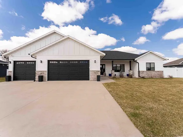 1230 Crockett Dr, Holmen, WI 54636