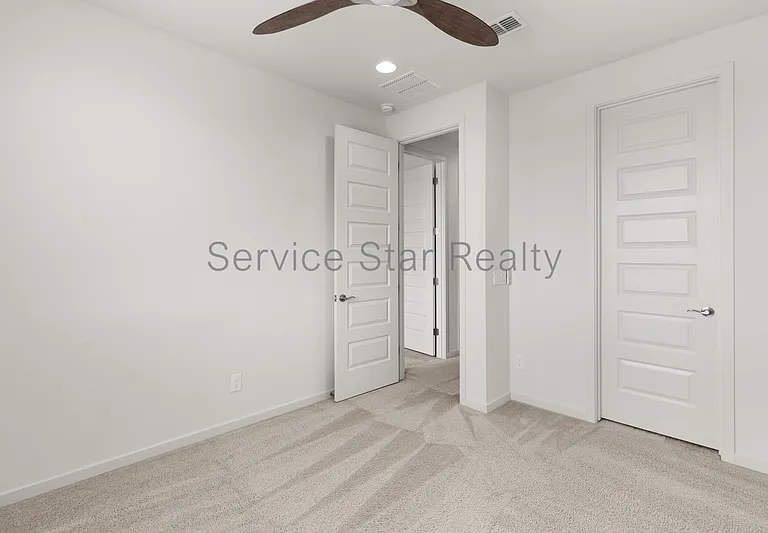 3407 E Louise Dr — Photo 26