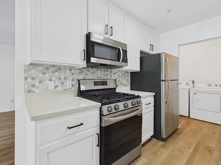 Alur Apartments — Photo 10