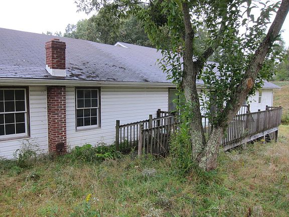 5th image of 590 Ike Clark Cir