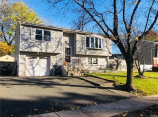 16 Valley Dr, Nanuet, NY 10954