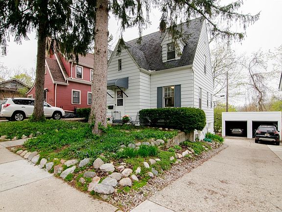 3rd image of 233 Buena Vista Ave
