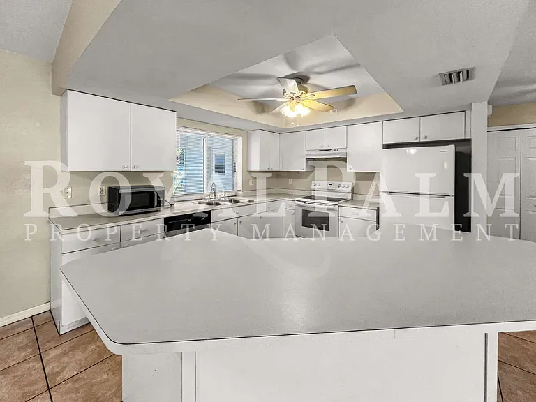 208 SE 17th St — Photo 11