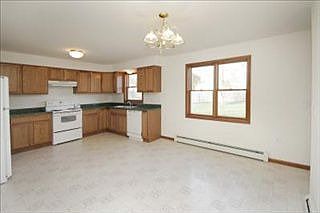 3rd image of 11936 Oakland Dr