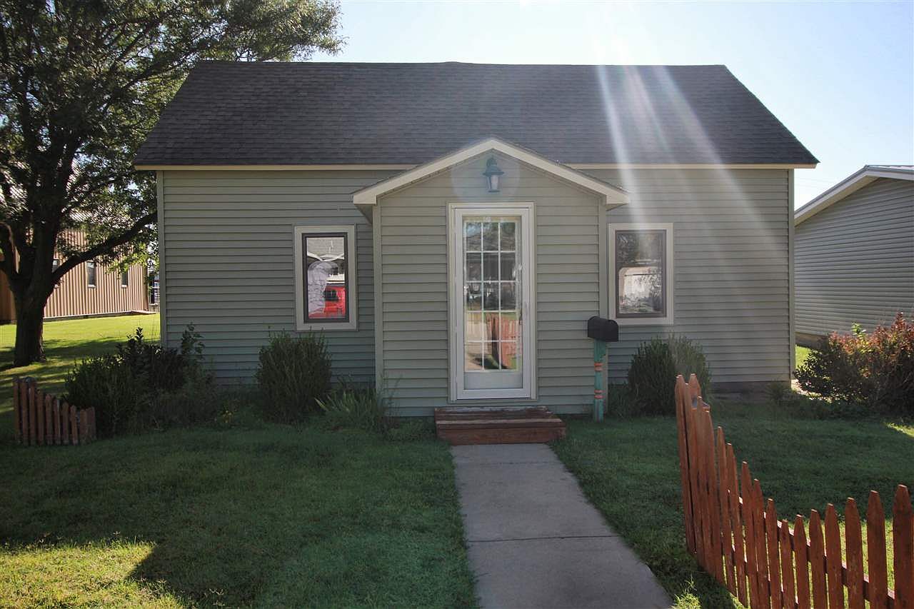 707 S Jefferson St, Plainville, KS 67663 Zillow