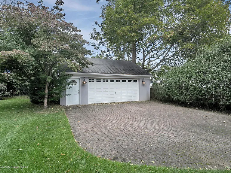 408 Tuttle Ave — Photo 34
