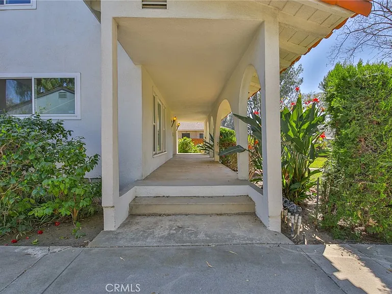 3744 Pine Ave — Photo 33