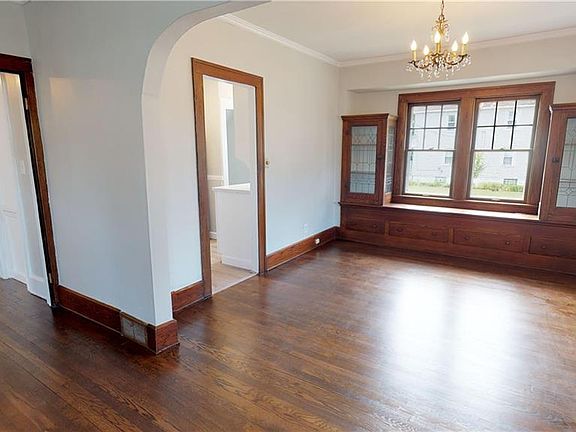 5th image of 4013 Buechner Ave