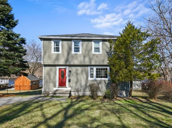 3 Meghann Ln, Lowell, MA 01852