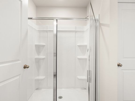 5th image of 4332 Newland St