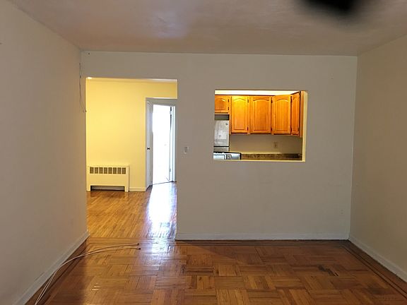 3rd image of 1662 Hammersley Ave #1