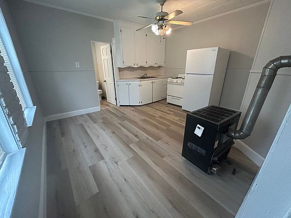 3rd image of 415 Main St #4