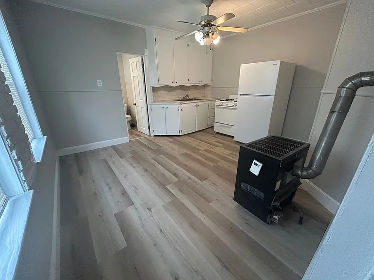 415 Main St — Photo 3