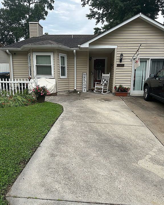 1st image of 1343 Crane Cres