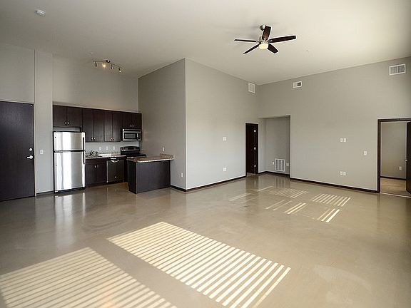 2nd image of 1501 Jackson St Unit 606