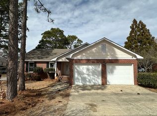 728 Bent Creek Dr, Hope Mills, NC 28348