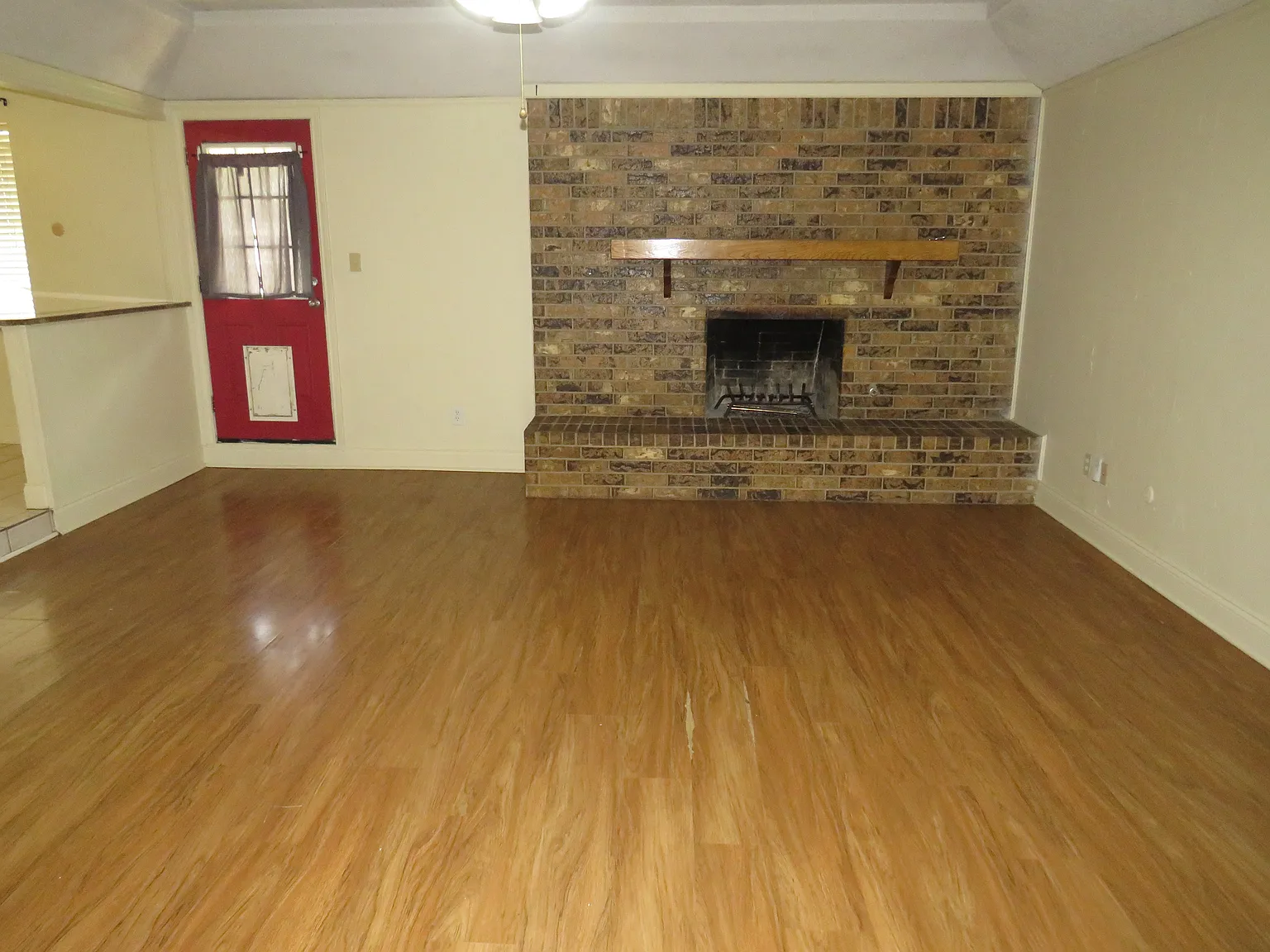 3 bed, 1380 sqft, $1,800 — Photo 4