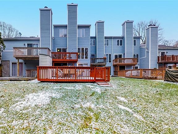 2nd image of 30 Maple Hill Dr