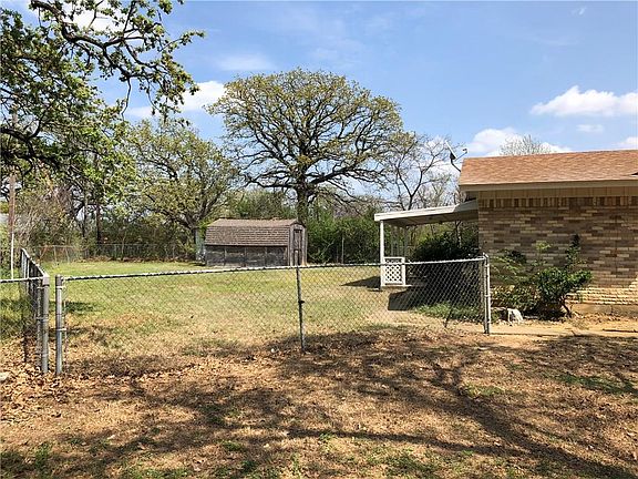4th image of 3809 Oak Haven Dr