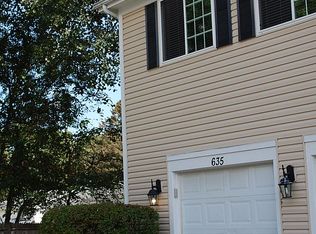 635 Silver Creek Rd #D, Woodstock, IL 60098