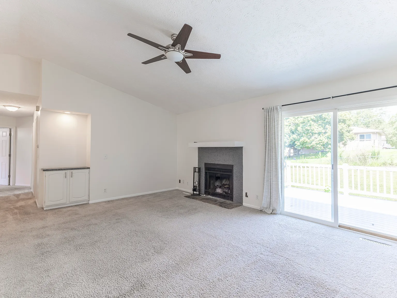 3 bed, 1648 sqft, $2,400 — Photo 4