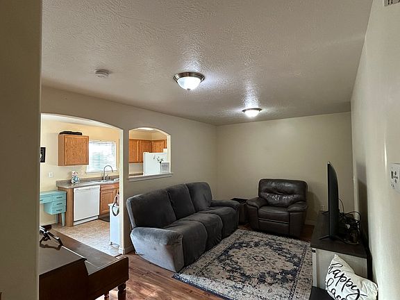 2nd image of 2014 N Churchill Rd