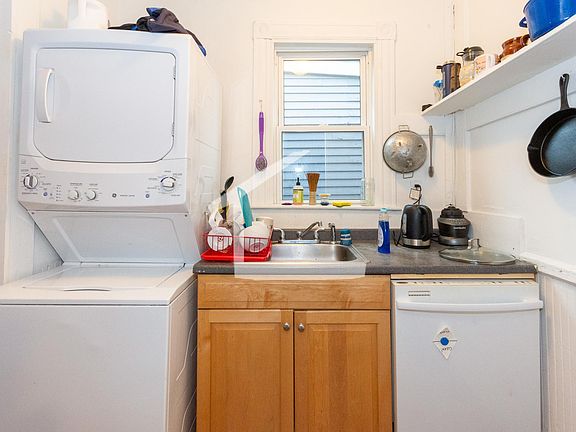 3rd image of 79 Gibbs St #6