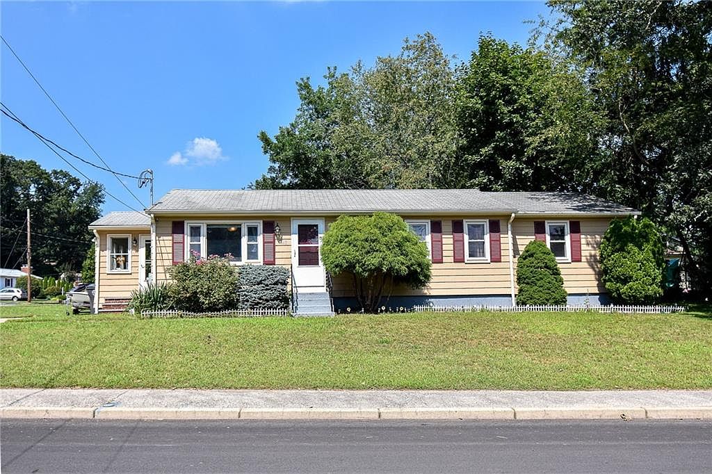 143 Highland St, Cranston, RI 02920 Zillow