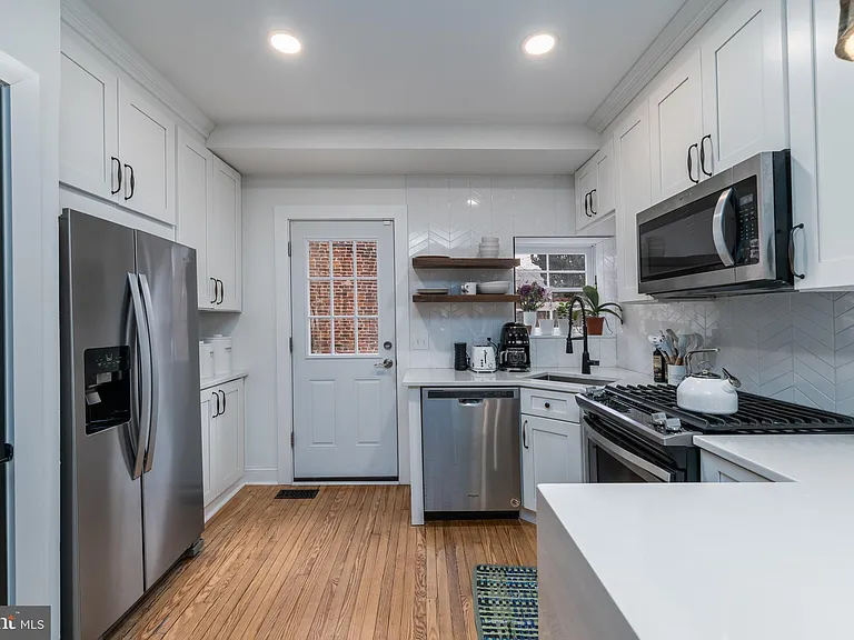 803 S Bond St — Photo 6