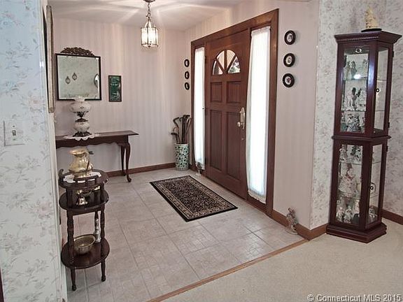 4th image of 120 Highwood Dr