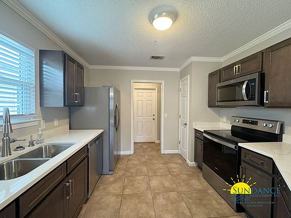 4th image of 939 Ibis Way