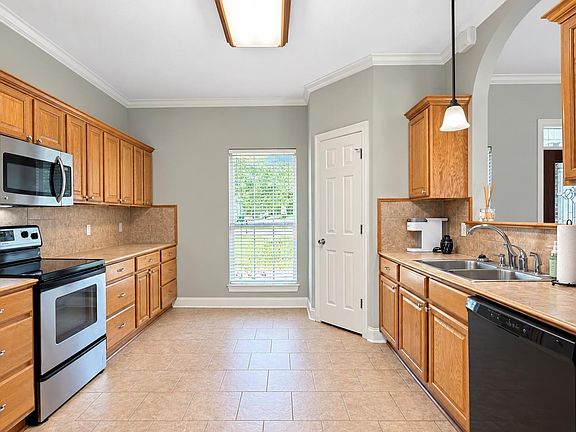 5th image of 21458 Dewitt May Rd