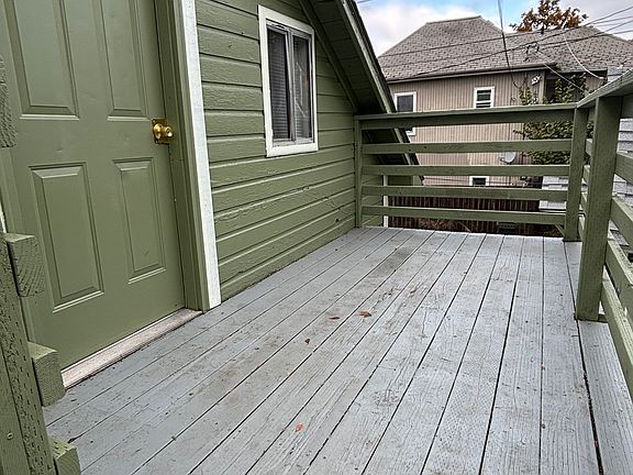 4th image of 1358 NE Freemont Ave