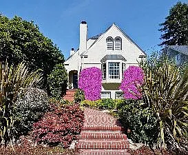 83 Sunnyside Ave photo 1