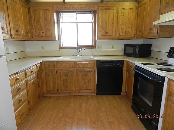 5th image of 814 NE Douglas St