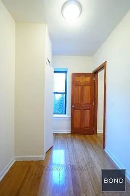 Rented by Bond New York | media 19