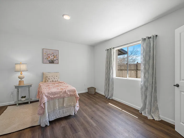 223 Emerson St — Photo 14