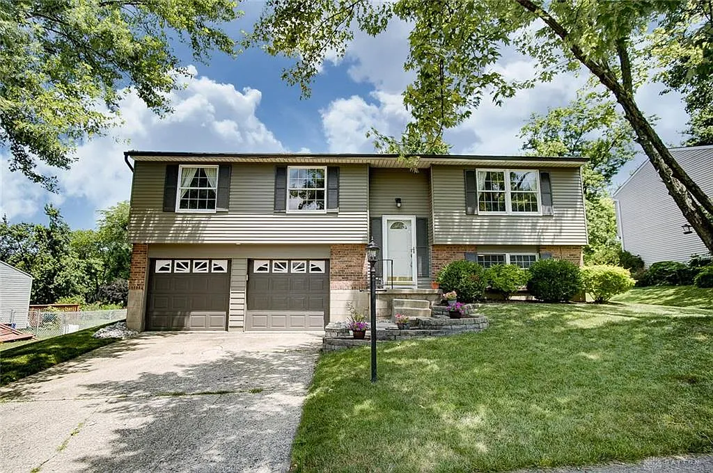 4866 Leafburrow Dr photo 1