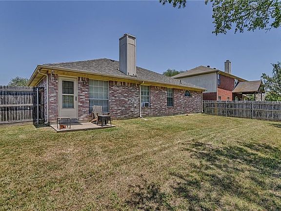 3rd image of 249 Moonbeam Ln
